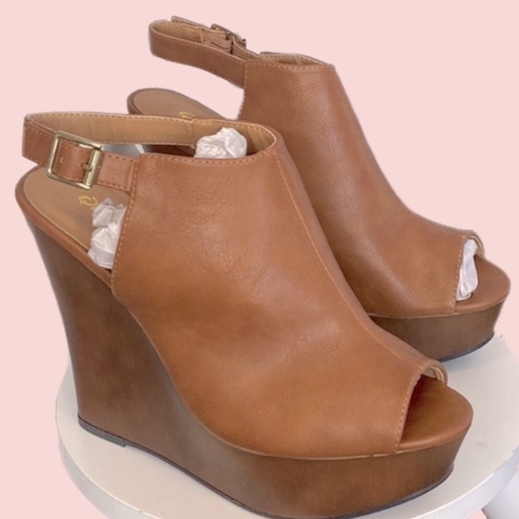 Qupid Leatherette Peep Toe Ankle Strap Wedge Booties BRAND NEW IN BOX! - Picture 12 of 14